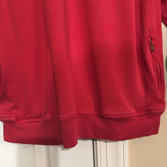 GREG NORMAN Mens Pullover Red L/S Shirt Logo Back Collar Size Medium 100% Cotton - Picture 5 of 10